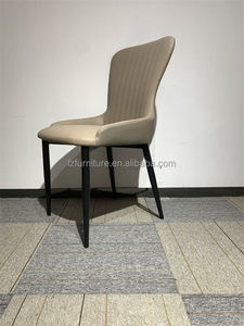 Silla de Comedor de Respaldo Alto Ajustable, Moderna y de Lujo, Tapizada en Cuero Ecológico con Detalles Acolchados y Patas Metálicas Doradas Personalizadas - Product Image 6