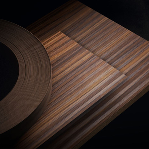 Bande de chant PVC à grain de bois sans différence de couleur, pré-revêtu d'adhésif thermofusible pour bureaux et armoires - Product Image 1