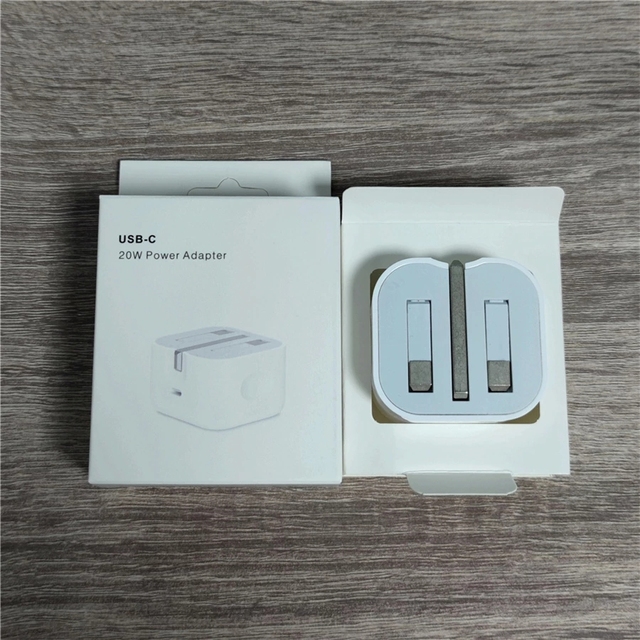 Wholesale Quick Charger Data Cable USB-C Type-C Phone Charger Folding UK Plug PD 20W 5V/3A Wall Charger for