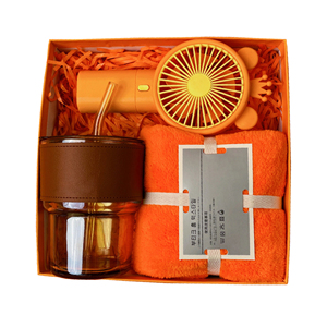 Set de Regalo de Verano Naranja Personalizado con Ventilador de Mano, Vaso de Vidrio <span class=keywords><strong>y</strong></span> Toalla - Product Image 1