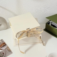 Boîte cadeau de luxe à tiroir, boîte rigide en papier coulissante avec fermeture à ruban pour l'emballage et l'affichage de bijoux