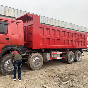 Camión Volquete HOWO 8x4 con Motor Diésel de 400hp, Emisión Euro 2, Elevación Hidráulica Nueva, Estable y Adaptable a Condiciones de Carretera Complejas - Product Image 1