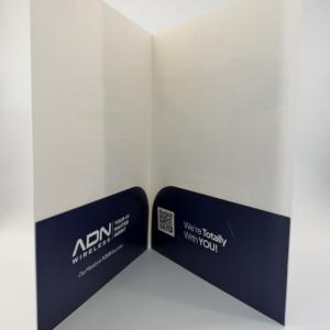 Carpeta de Presentación Personalizada A4 con Sobre para Empresa y Diseño de Propuesta de Una Página Dorada, Impresa en Offset, Papel Couché - Product Image 2