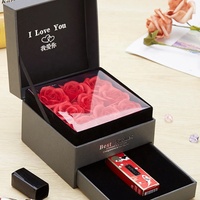 Boîte Cadeau Nouvelle à Double Tiroir pour Saint-Valentin et Anniversaire, avec Roses, pour 9 Bijoux : Rouge à Lèvres, Collier, Bague