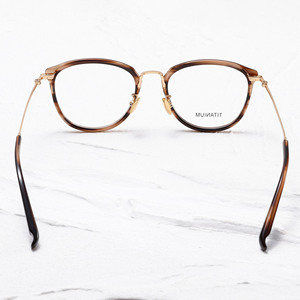 Gafas de Titanio con Montura Ovalada Completa, Color Sólido, Unisex, Ligeras, para Corrección de la Visión en Adultos - Product Image 3