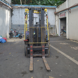 Montacargas Eléctrico Hyster de 1.5 Toneladas Contrapesado Usado con Ancho de Horquilla de 125 mm y Distancia del Centro de Carga de 500 mm - Product Image 2