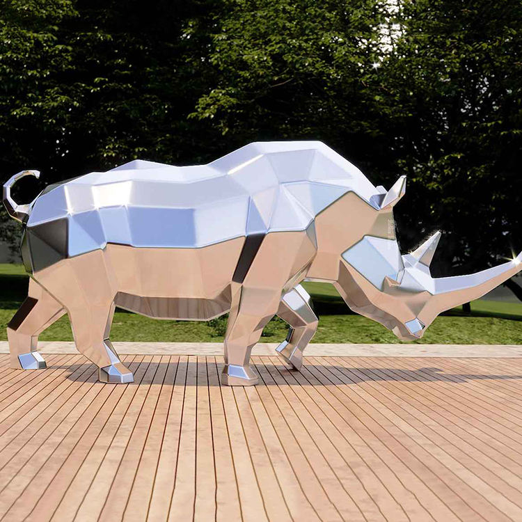 Geometric Rhino A
