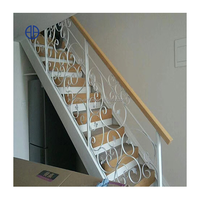 Balustrade d'escalier en fer forgé blanc, designs modernes de garde-corps en fer
