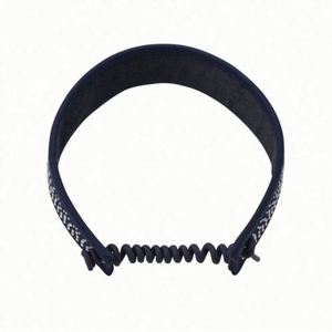 Visera Deportiva Personalizable para Mujer con Logotipo Serigrafiado, Adorno de Diamantes de Imitación, Insignia Metálica y Diseño de Resorte en Espiral - Product Image 6