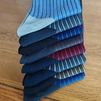 Chaussettes habillées premium en coton mercerisé pour hommes, grande taille, respirantes, rayées, pour affaires et occasions formelles, avec technologie anti-odeur sans couture