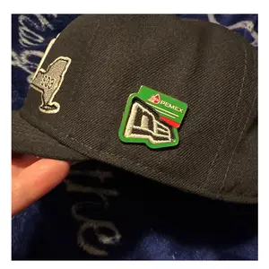 Trans Pin yeni dönemi kap Pemex bayrak özel Logo Metal emaye donatılmış Snapback özel donatılmış şapka pimleri için kap