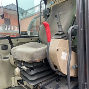 Excavadora de cadenas usada Doosan DH60 de 6 toneladas, con orugas de goma, multifuncional para agricultura, paisajismo y obras municipales. - Product Image 6