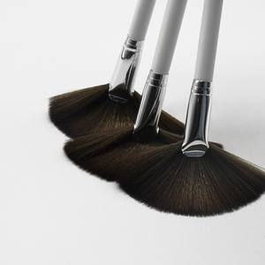 <span class=keywords><strong>Pinceau</strong></span> <span class=keywords><strong>de</strong></span> <span class=keywords><strong>fond</strong></span> <span class=keywords><strong>de</strong></span> <span class=keywords><strong>teint</strong></span> en forme d'éventail <span class=keywords><strong>pinceau</strong></span> <span class=keywords><strong>de</strong></span> masque facial cosmétique en nylon doux - Product Image 4