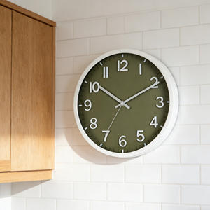 Reloj de Pared Colgante de Cuarzo Contemporáneo 3D de Plástico Verde Militar Único de 12 Pulgadas para Dormitorio de Adolescentes, Garaje o Exteriores - Product Image 2