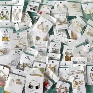 ต่างหูแฟชั่นสไตล์เกาหลีแบบสุ่มและคละแบบ น้ำหนัก 1 กก. 80-150 ชิ้น ขายส่งจากเมืองอี้อู ขายตามน้ำหนัก - Product Image 3