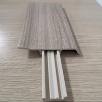 Rodapié de PVC laminado con película ecológica anti-termitas, base de WPC