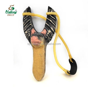 Fionda in Legno BAILONG per Bambini, Giocattolo da Esterno Dipinto a Mano, Manico Intagliato a Forma di Pipistrello Multicolore 20cm, Regalo per Giovani - Product Image 3