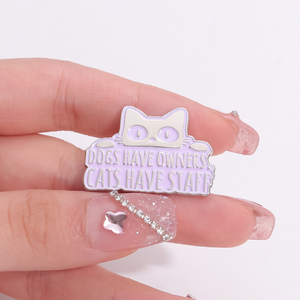 Broche en émail pour animaux de compagnie, <span class=keywords><strong>chien</strong></span> a un propriétaire, <span class=keywords><strong>chat</strong></span> a un personnel, badge de revers, bijoux, cadeau pour les amis, vente en gros - Product Image 4