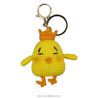 Porte-clés Poulet au Crochet Fait Main Crown Chick, Adorable Poupée Amigurumi en Fil Tricoté, Breloque de Sac, Cadeau Positif, Travail d'Aiguille