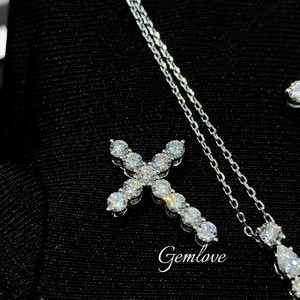 คอลเลกชันเครื่องประดับ950สุภาพสตรีจี้ไม้กางเขนทองคำขาวพร้อมสร้อยคอโซ่ดีไซน์ทันสมัยและคลาสสิก - Product Image 5