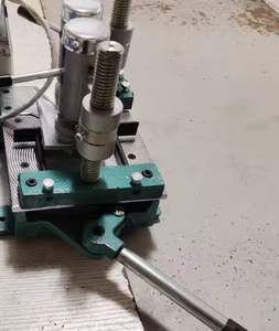 Machine à souder les coins par perforation pour la fabrication <span class=keywords><strong>de</strong></span> fenêtres et <span class=keywords><strong>de</strong></span> portes en <span class=keywords><strong>PVC</strong></span> - Product Image 1