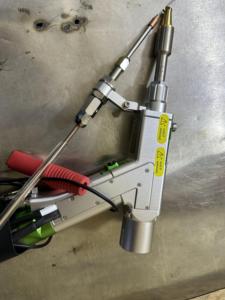 Nouveau Laser Portable 4-en-1 à Refroidissement par Eau 2025 avec Technologie Fibre Optique Avancée, Disponible à la Vente - Product Image 6