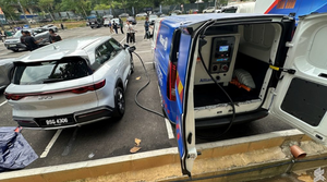 Nouveau chargeur de véhicule électrique à haute capacité de 75 kWh 60 kW, refroidi par liquide, protection IP54, prise CCS2/CCS1/GBT, stockage d'énergie - Product Image 1