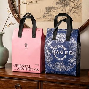 Laminated Non Woven Ice Cream Takeout Bags Vibrant <b>Macaron</b> Colors Reinforced Handle Custom Eco Friendly Thermal Insulated Bag - Product Image 2