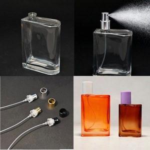 Flacon de parfum en verre sculpté sur mesure, flacon pulvérisateur <span class=keywords><strong>carré</strong></span> <span class=keywords><strong>asymétrique</strong></span>, bouchon blanc, fournisseur d'emballages cosmétiques de luxe - Product Image 5