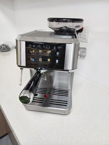 Máquina de Café Espresso OEM 4 en 1 con Tanque de Leche para Cold Brew, 20 Bares, Bomba ULKA Italiana, <span class=keywords><strong>Cappuccini</strong></span> y Molinillo 3 en 1 con Manómetro - Product Image 5