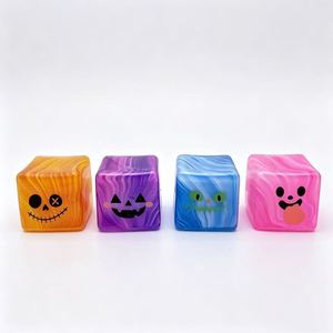 Nouvelle balle anti-stress carrée 5x5cm en forme de glaçon, jouet sensoriel apaisant pour enfants, en PU, pour Halloween, soulagement de l'anxiété et du stress - Product Image 6