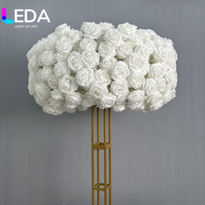 LEDA Centre de table floral artificiel en soie faite main, roses blanches, pour mariage - Product Image 6