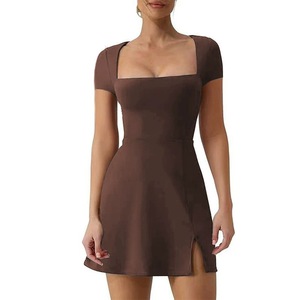 Robe de tennis décontractée et sexy pour femme, coupe trapèze, avec fente latérale, col carré amincissant, collection été 2026 - Product Image 4