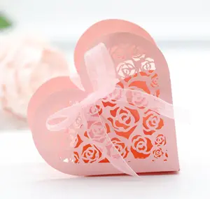 아름다운 핑크 장미 마음 결혼식 호의 상자 3D 레이저 컷 속이 빈 종이 사탕 상자 포장 초콜릿