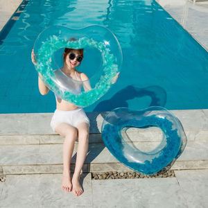 Bouée gonflable géante en forme de cœur pour enfants, idéale pour les activités aquatiques - Product Image 5