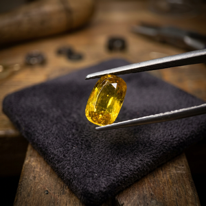 Zafiro Amarillo Natural de Bangkok de 3.03 Ct, Corte Cojín, Piedra Preciosa Suelta, Certificado GIA, Piedra Preciosa Premium para Joyería Fina Personalizada - Product Image 2