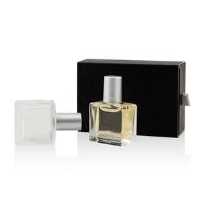Elegante personalizado 8ml 10ml 12ml 15ml cuadrado claro esmerilado aceite esencial embalaje botella de vidrio con <span class=keywords><strong>rodillo</strong></span> <span class=keywords><strong>para</strong></span> perfume con caja - Product Image 1
