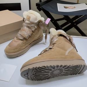 Bottes d'hiver chaudes pour femmes européennes de haute qualité 2025, bottes de neige de luxe de créateur, chaussures de sport de plein air - Product Image 1