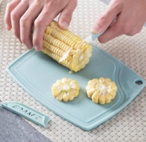 Tabla de Cortar Personalizada con Logotipo, Resistente a la Humedad, con Gancho Práctico, Tabla de Cortar de Plástico para Cocina - Product Image 3