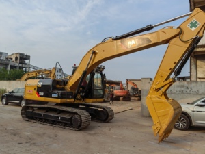 Caterpillar 320D d'occasion en excellent état, faible nombre d'heures, peinture d'origine, bien entretenue, fonctionnement stable, haute efficacité, prix avantageux, prête à être expédiée - Product Image 6