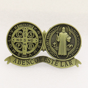 Más Vendido Mecrt Insignia Religiosa de San Benito, Decoración Retro de Metal para el Hogar, Adorno Católico para Coche y Escritorio, Principalmente de Aleación - Product Image 2
