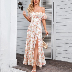 Abito Lungo Estivo da Donna con <span class=keywords><strong>Spalle</strong></span> <span class=keywords><strong>Scoperte</strong></span>, <span class=keywords><strong>Maniche</strong></span> Corte a Sbuffo, Allacciatura, Motivo Floreale e Spacco, Elegante e Casual in Diversi Colori - Product Image 1