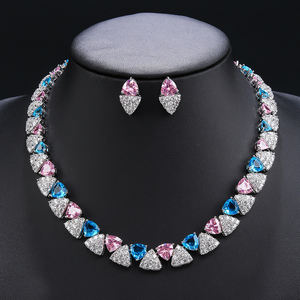 Set Perhiasan Kalung dan Anting Hati Multi-Warna Elegan dengan Zirkonia Kubik Berlapis Emas dari Kuningan untuk Pernikahan dan Kostum Pengantin CN11332 - Product Image 1