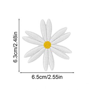 แผ่นปักลายดอกเดซี่สีขาวสดใสแบบรีดติดเสื้อผ้า กระเป๋าเป้สะพายหลัง สำหรับตกแต่ง - Product Image 5