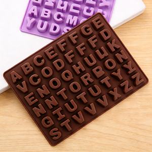 Moule à chocolat en silicone 3D carré personnalisé, en forme de lettre et de cœur, emballé dans un sac OPP, adapté pour la pâtisserie en cuisine et les boulangeries - Product Image 5