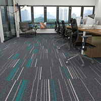 Dalles de moquette commerciales modernes Liuguang en polypropylène 50x50 pour bureaux – Vente chaude
