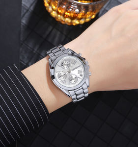 Sıcak satış Skmei 1897 altın bilek Quartz saat kronometre fonksiyonu paslanmaz çelik kayış su geçirmez 30 metre - Product Image 4