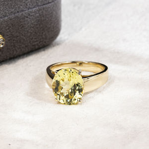 Bague de fiançailles Messi Jewelry MSR-1775 en or 14 carats avec saphir jaune de laboratoire de forme ovale - Product Image 3