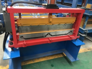 Ligne de production de profilés pour chemins de câbles, pour usage en <span class=keywords><strong>toiture</strong></span>, avec engrenages et roulements, commande par ordinateur PLC - Product Image 4