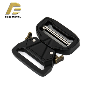 Hebilla de Liberación Rápida para Correa de Perro T5017 OEM/ODM de 38 mm, Hebilla de Metal con Revestimiento Suave para Collar de Perro - Product Image 5